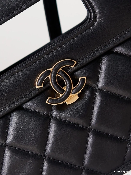 First Bag Ru TOTE CHANEL SMALL 0716